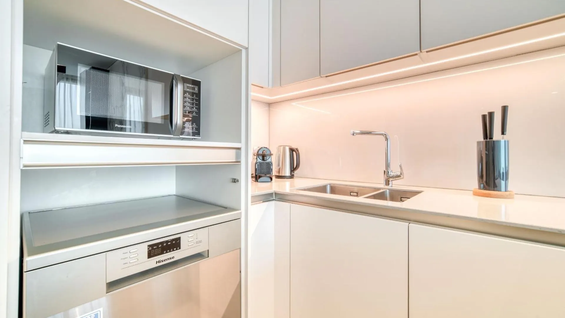 Address Jbr Marina View, Jumeirah Beach Residence, Dubai Marina - Mint Stay United Arab Emirates